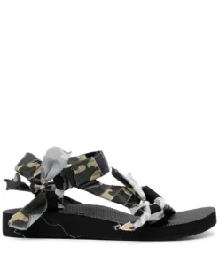 Arizona Love Shoes Camo 'Trekky Bandana' Sandals