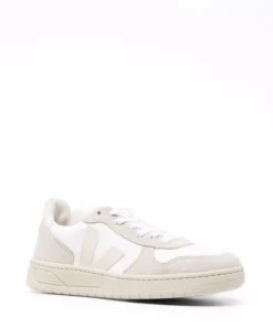 VEJA 'V-10' Mesh Trainers